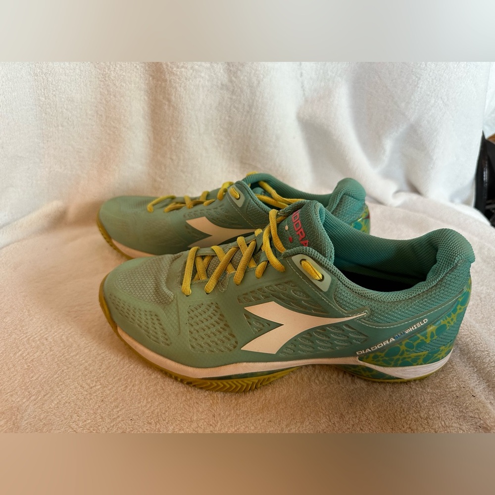 Diadora Green And Yellow Athletic Shoes